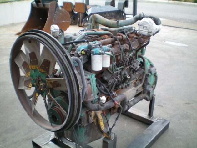VOLVO  L120B  15003916 - MOTOR TÉRMICO TD71G SIN PARTE ELÉCTRICA - Imagen 7
