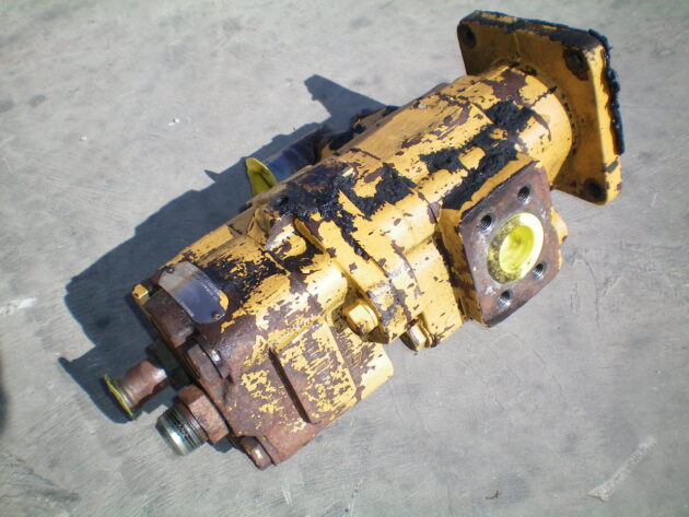 VOLVO  L330C  11700112 - BOMBA DE FRENO CLARK - Imagen 2