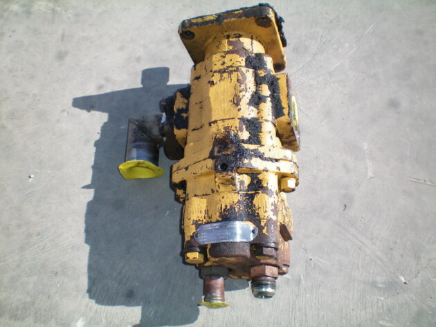 VOLVO  L330C  11700112 - BOMBA DE FRENO CLARK - Imagen 3