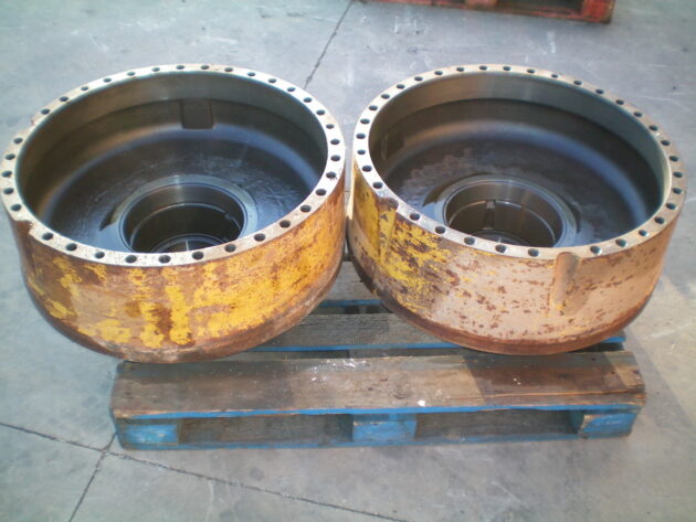 VOLVO   L330C  11703500 - BUJE TRASERO - Imagen 3