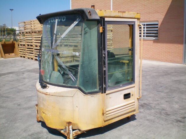 VOLVO  L330C  VOE31705 - CABINA