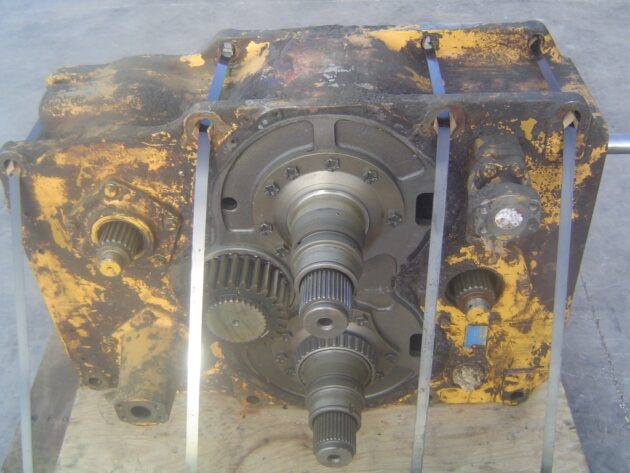 VOLVO  L330C  11046901 (*) - SERVOTRANSMISIÓN