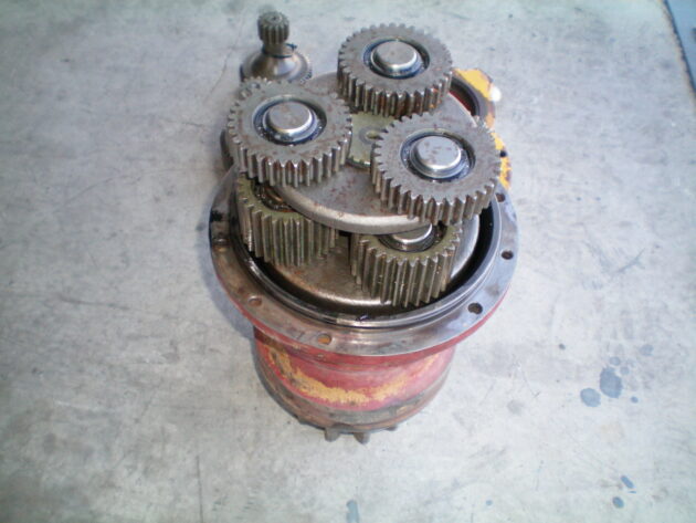 FURUKAWA   W630E   - Reductor de giro (falta corona) - Imagen 3