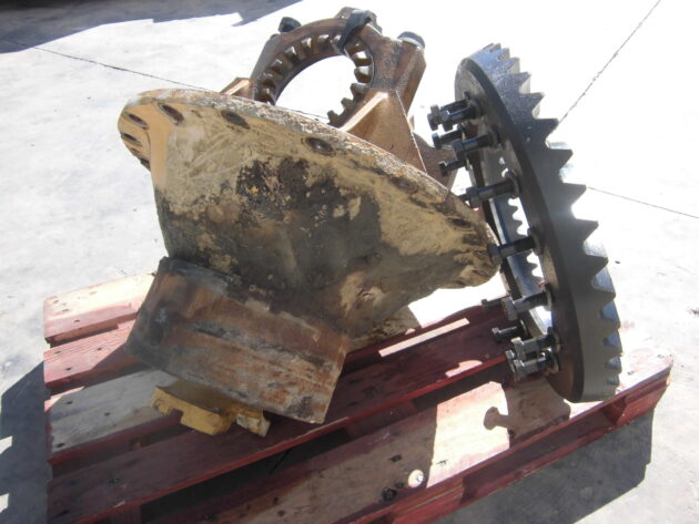 KOMATSU  WA600-1  426-23-10004 - DIFERENCIAL TRASERO SIN CAJA DE SATÉLITES - Imagen 3