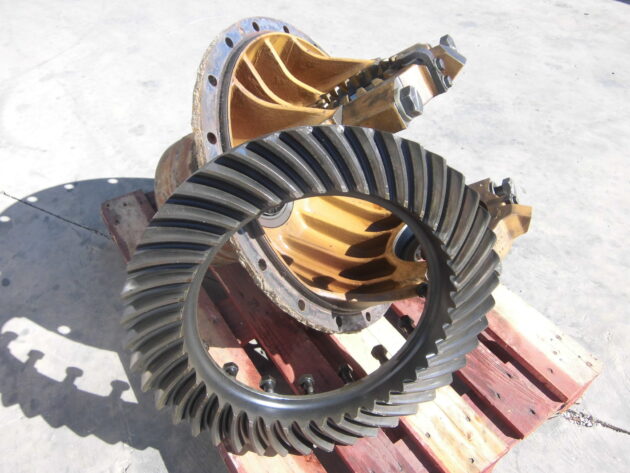 KOMATSU  WA600-1  426-23-10004 - DIFERENCIAL TRASERO SIN CAJA DE SATÉLITES - Imagen 4