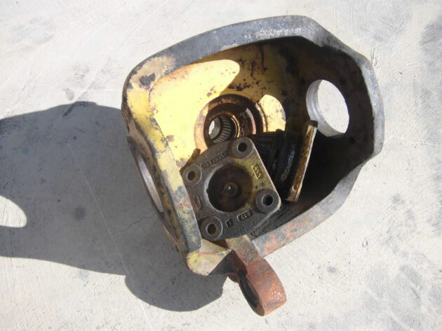 JCB 3CX-4E -  - STEERING PIVOT HOUSING LEFT - Image 2