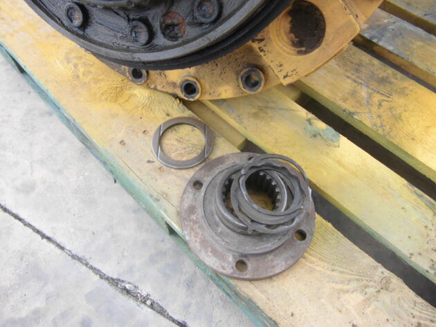 VOLVO  L220E  11102439 - REDUCCIÓN TRASERA - Imagen 3