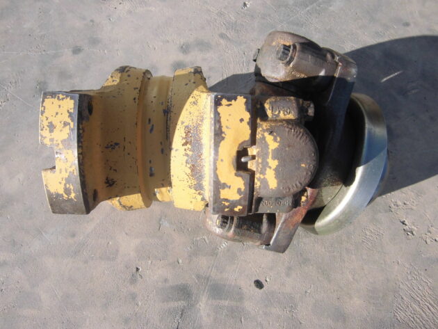 CATERPILLAR  992C  2V-4443 - TRANSMISIÓN CORTA DE SALIDA DEL CONVERTIDOR