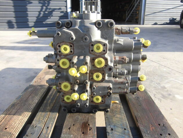 FIAT HITACHI  ZX225USR   - DISTRIBUIDOR PRINCIPAL - Imagen 4