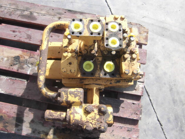 CATERPILLAR  980C  9T-1624 - DISTRIBUIDOR DE PALA - Imagen 2
