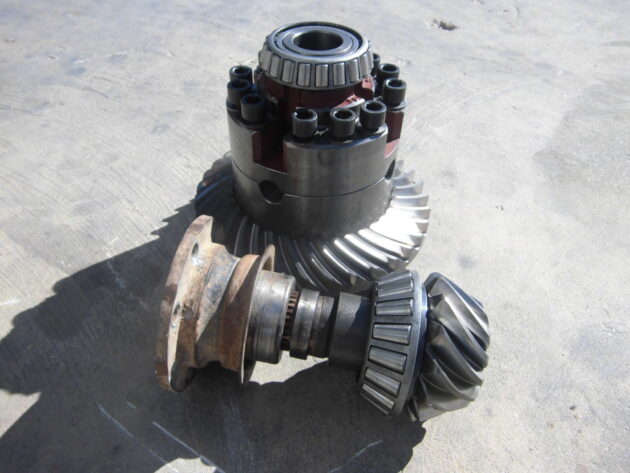 CATERPILLAR  M318  121-7622 - PIÑÓN Y CORONA DEL GRUPO DIFERENCIAL DELANTERO - Imagen 4