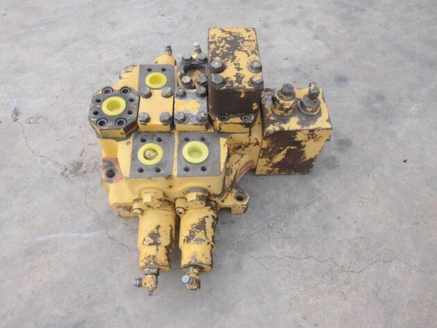 KOMATSU   WA4703H  709-12-13100 - Distribuidor de pala ( tapas rajadas ) - Imagen 5
