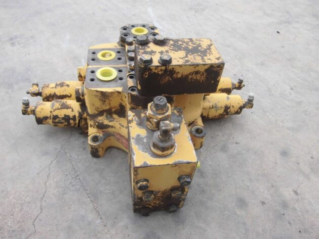 KOMATSU   WA4703H  709-12-13100 - Distribuidor de pala ( tapas rajadas ) - Imagen 7