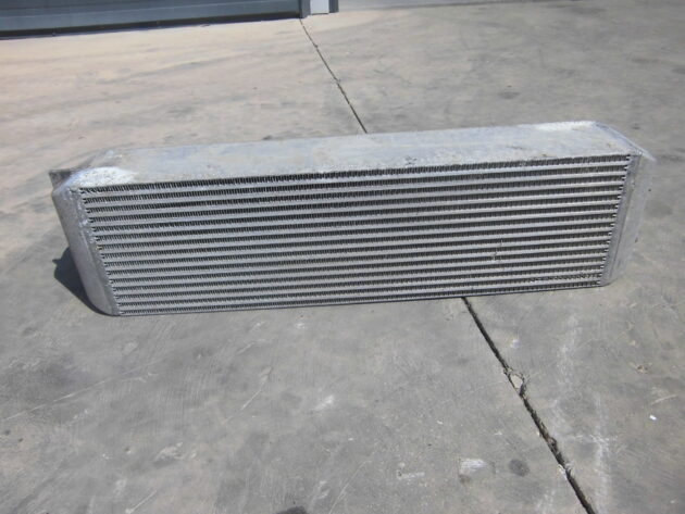 VOLVO  L110E  11110775 - RADIADOR DE INTERCOOLER - Imagen 2