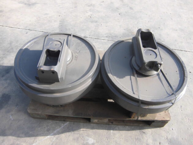 KOMATSU PC400LC-5 - 208-30-00200 - GUIDE WHEEL