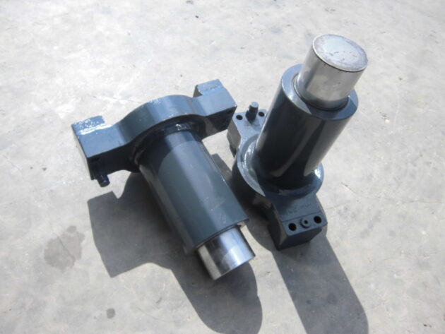LIEBHERR  R934BHDS LITRONIC  9803432 - TENSOR DE CADENA - Imagen 2