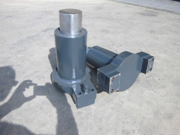 LIEBHERR  R934BHDS LITRONIC  9803432 - TENSOR DE CADENA - Imagen 4
