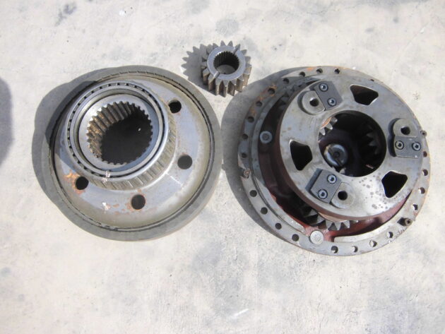 VOLVO  A25B  11102676 - CARDILLA