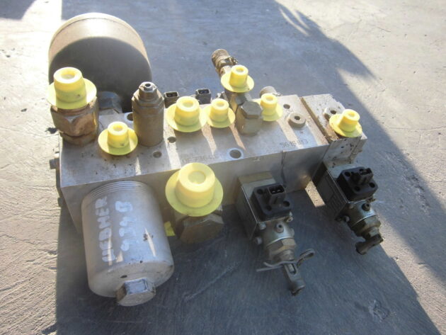 LIEBHERR  R934BHDS LITRONIC  9891295 - CONJUNTO DE ELECTROVALVULAS - Imagen 3