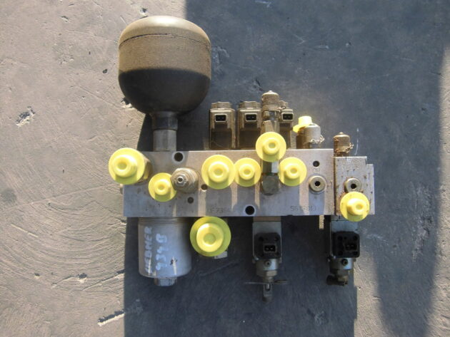 LIEBHERR  R934BHDS LITRONIC  9891295 - CONJUNTO DE ELECTROVALVULAS - Imagen 4