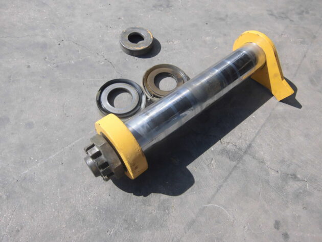 LIEBHERR  R934BHDS LITRONIC  9372804 - BULÓN DE BIELAS DE CAZO