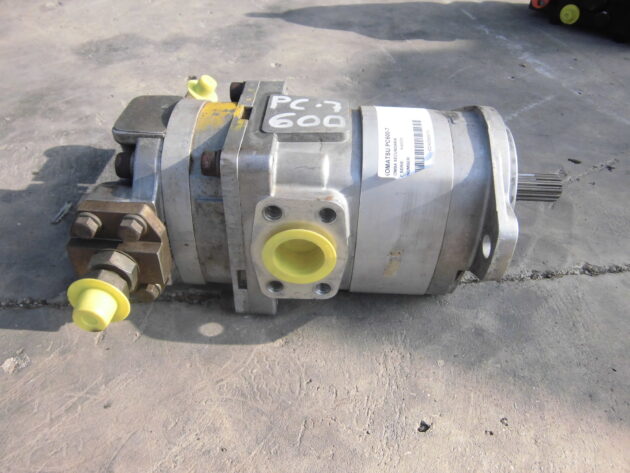 KOMATSU  PC600-7  705-52-21140 - BOMBA SECUNDARIA