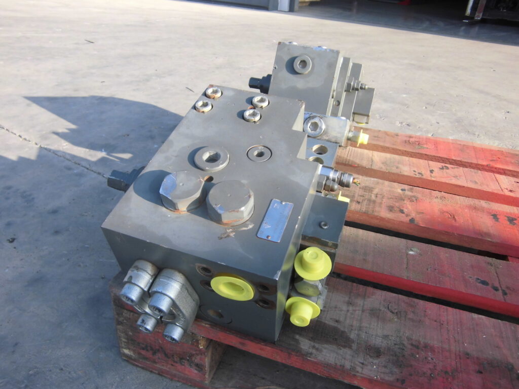 LIEBHERR R954C LITRONIC - 10002971 - CHECK VALVE BOOM CYLINDER ...