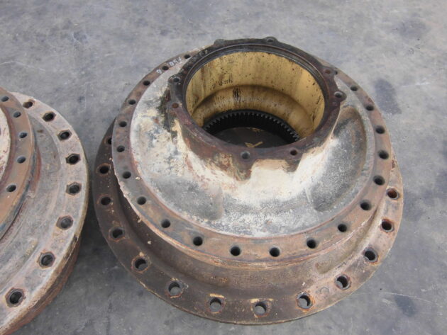 KOMATSU PC750SE-6K -  - FINAL DRIVE - Image 3