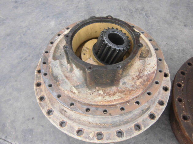 KOMATSU PC750SE-6K -  - FINAL DRIVE - Image 4