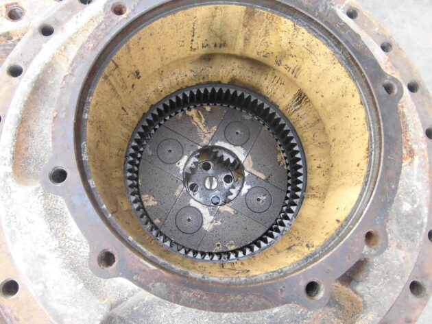 KOMATSU PC750SE-6K -  - FINAL DRIVE - Image 5