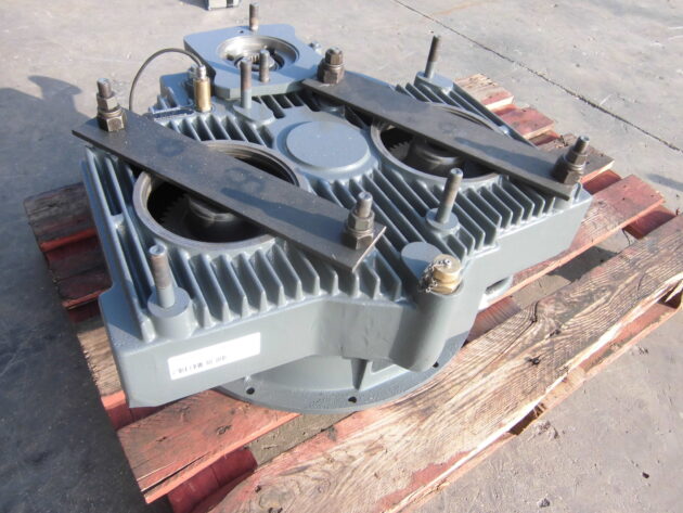 LIEBHERR  R954C LITRONIC  9077872 - CAJA DE TRANSFERENCIAS PVG351 / MKA350 - Imagen 2