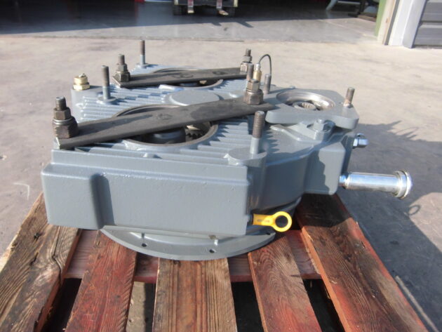 LIEBHERR  R954C LITRONIC  9077872 - CAJA DE TRANSFERENCIAS PVG351 / MKA350 - Imagen 3