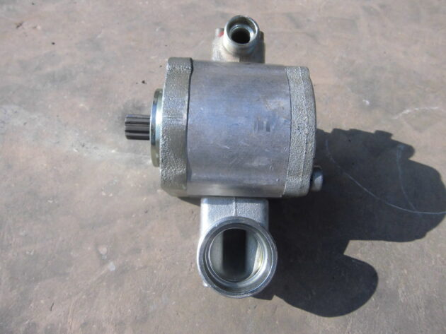 LIEBHERR  R954C LITRONIC  5609979 - BOMBA DE SERVICIOS - Imagen 3