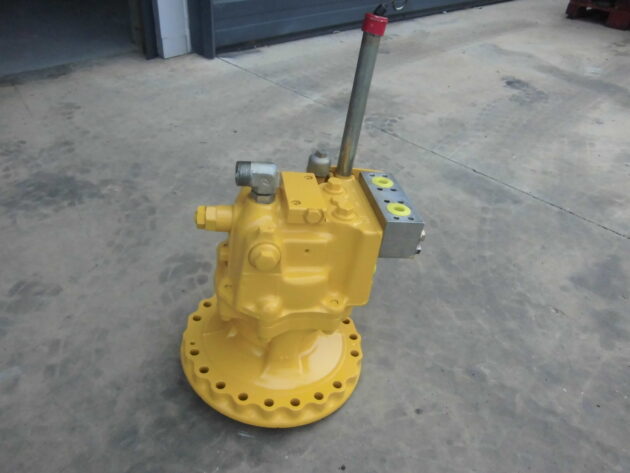 KOMATSU PC600-8 - 706-75-01460 - SWING MOTOR - Image 6