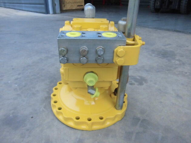 KOMATSU PC600-8 - 706-75-01460 - SWING MOTOR