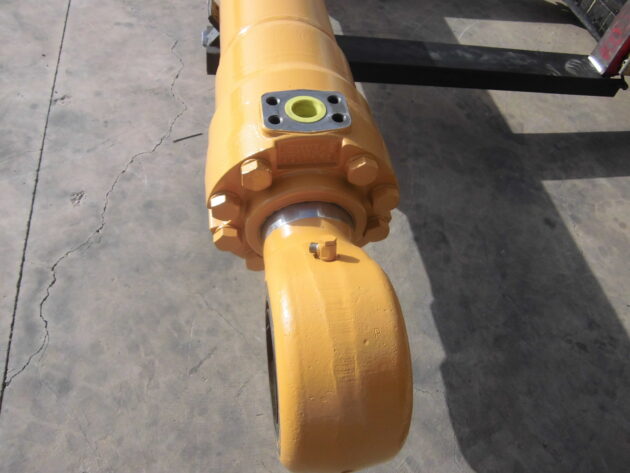 LIEBHERR  R954C LITRONIC  9308633 - BOTELLA DE BALANCÍN - Imagen 4