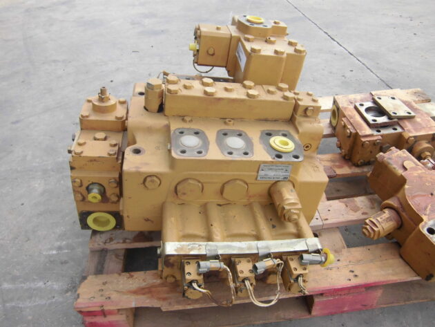 CATERPILLAR   365BLMEII  146-9286 - DISTRIBUIDOR IZQUIERDO - Imagen 3