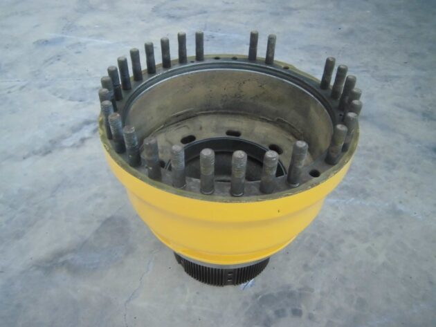 KOMATSU WA600-3 - 426-22-22760 - HUB - Image 2