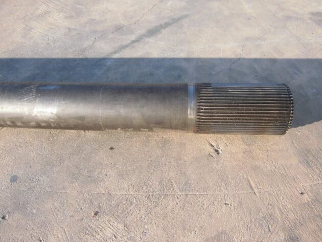 KOMATSU WA600-3 - 426-22-22411 - AXLE SHAFT FRONT - Image 2