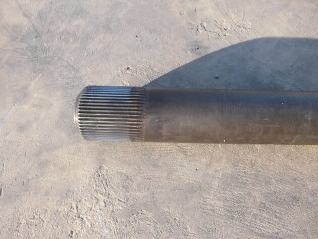KOMATSU WA600-3 - 426-22-22411 - AXLE SHAFT FRONT - Image 3