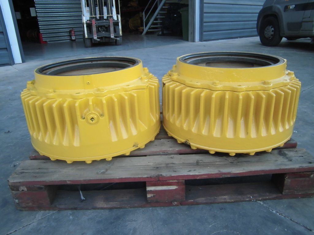 KOMATSU WA600-3 426-33-21260 - CONJUNTO DE FRENOS DELANTERO - Imagen 2