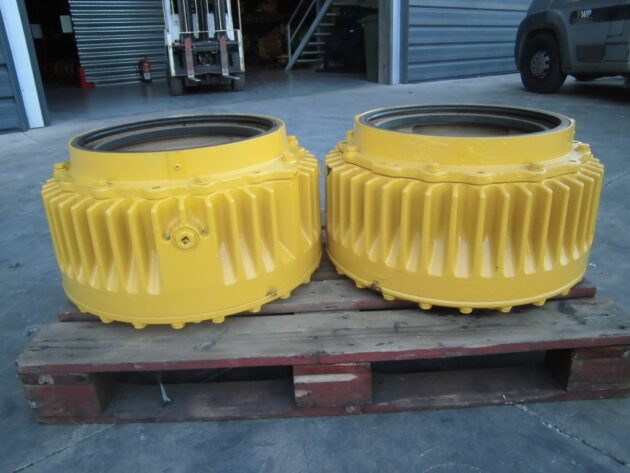 KOMATSU WA600-3 - 426-33-21260 - FRONT BRAKE GROUP - Image 2