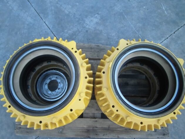KOMATSU WA600-3 - 426-33-21260 - FRONT BRAKE GROUP - Image 3