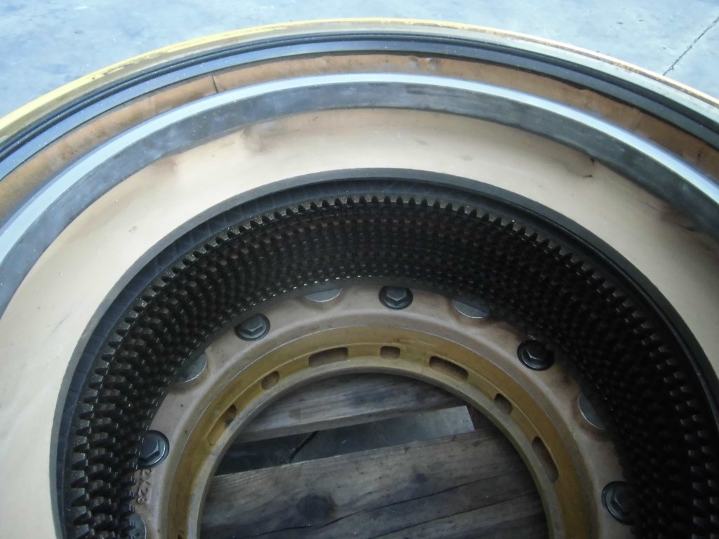 KOMATSU WA600-3 426-33-21260 - CONJUNTO DE FRENOS DELANTERO - Imagen 4