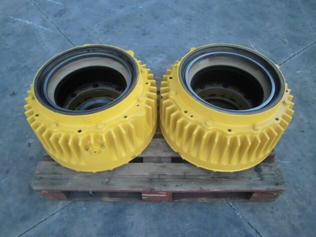 KOMATSU WA600-3 - 426-33-21260 - FRONT BRAKE GROUP