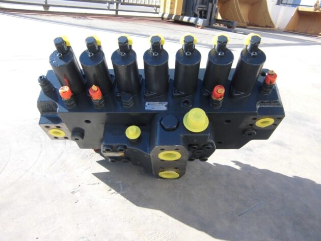 LIEBHERR  A902 IND.  5008502 - DISTRIBUIDOR PRINCIPAL - Imagen 3