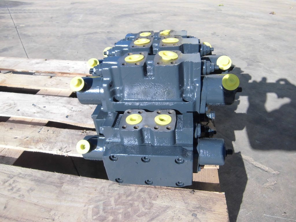 LIEBHERR A924 LITRONIC - 5009209 - MAIN CONTROL VALVE - Image 6