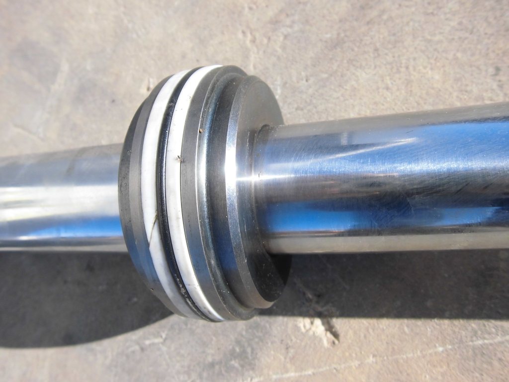 LIEBHERR A314 LITRONIC 7029916 - VÁSTAGO DE DIRECCIÓN - Imagen 4