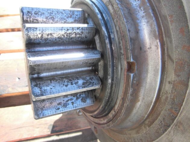 FIAT HITACHI  ZX225USR   - REDUCTOR DE GIRO - Imagen 4