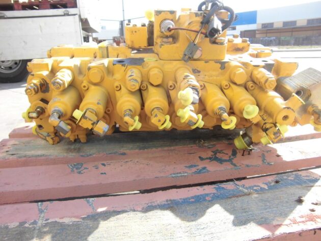 KOMATSU  PC450LC-6K  723-48-17102 - DISTRIBUIDOR PRINCIPAL - Imagen 7